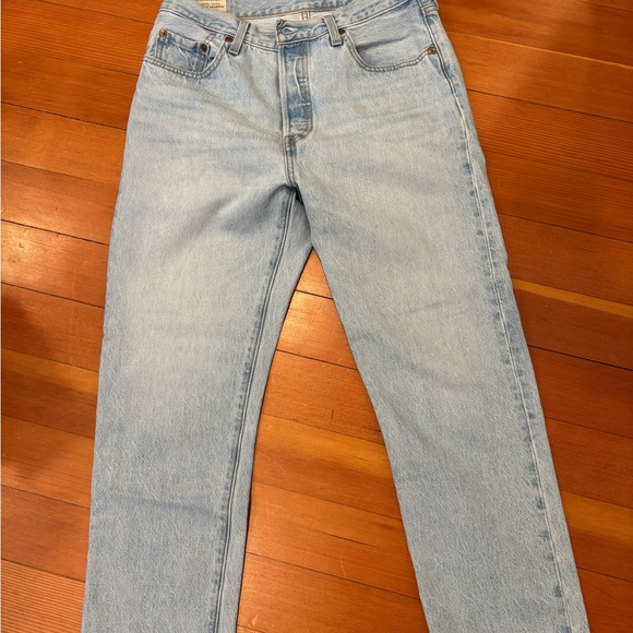 Vintage Levi’s button fly soft light wash W29 L26 perfect for petite - Picture 1 of 7